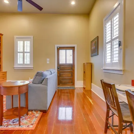 Cozy New Orleans Getaway Near Magazine Street! Apartment